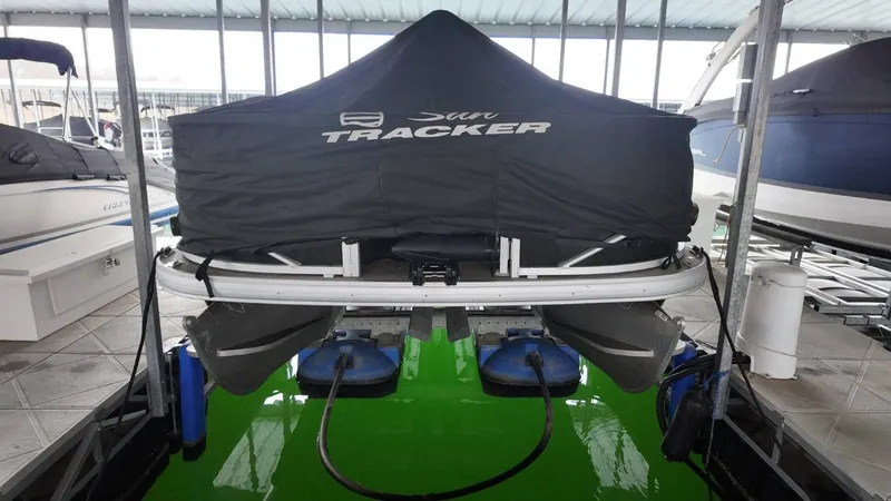 Slide: The Image of Sun Tracker Fishing Barge 22 2022 - 58