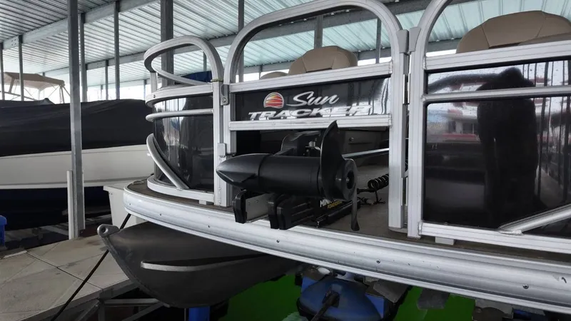 Slide: The Image of Sun Tracker Fishing Barge 22 2022 - 6