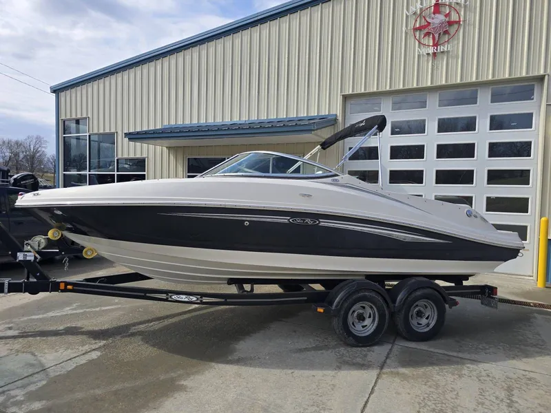 The Image of Sea Ray 210 Select 2007 - 1
