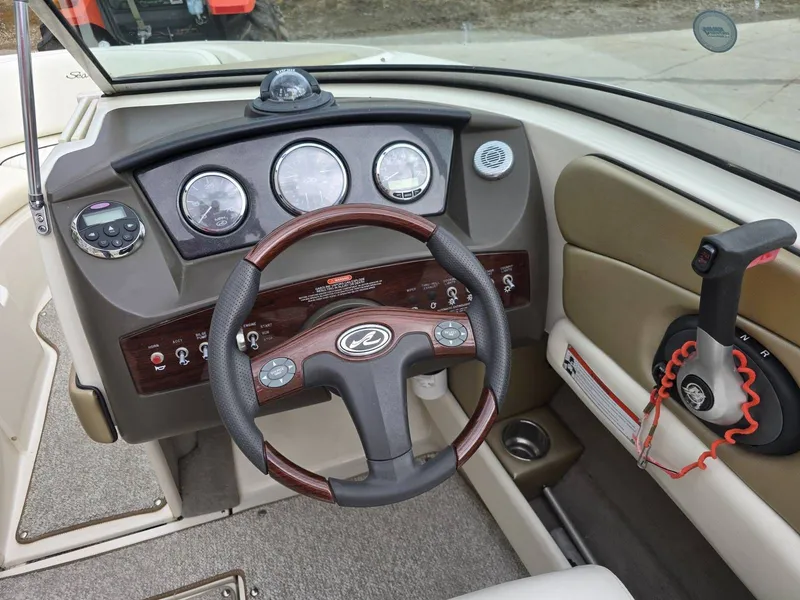 Slide: The Image of Sea Ray 210 Select 2007 - 14