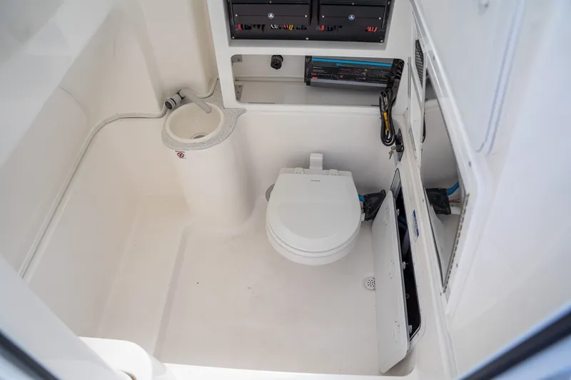 Slide: The Image of Sea Fox 288 Commander 2026 - 16