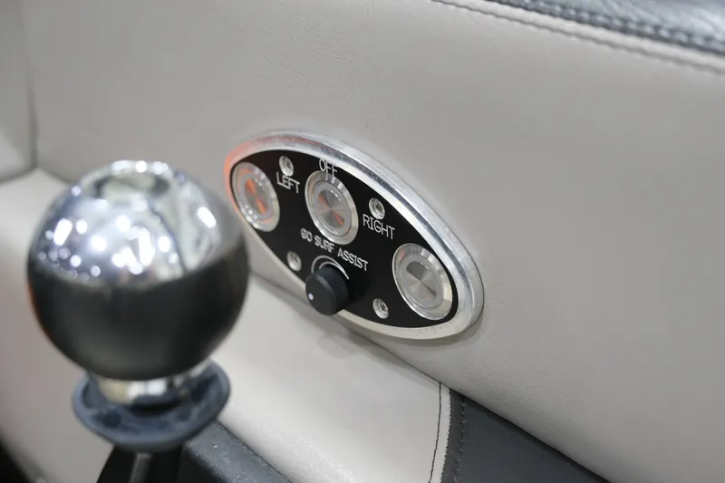 Slide: The Image of Malibu Wakesetter 23 LSV 2004 - 15