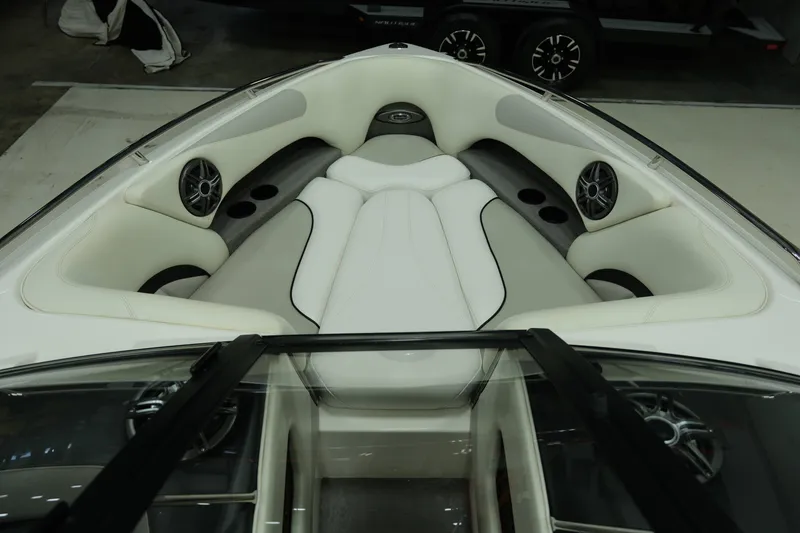 Slide: The Image of Malibu Wakesetter 23 LSV 2004 - 16