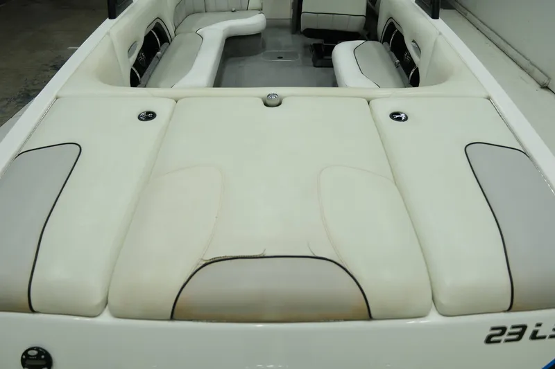 Slide: The Image of Malibu Wakesetter 23 LSV 2004 - 18