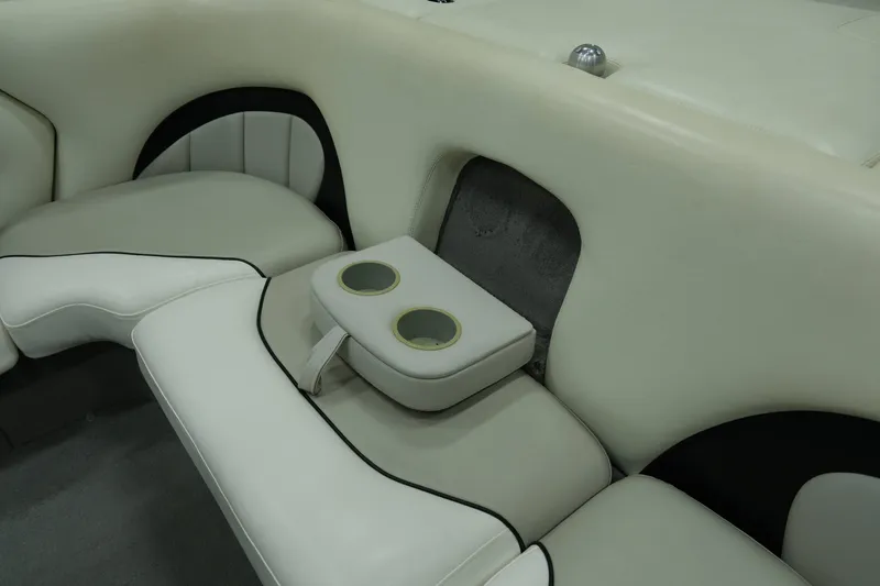 Slide: The Image of Malibu Wakesetter 23 LSV 2004 - 19