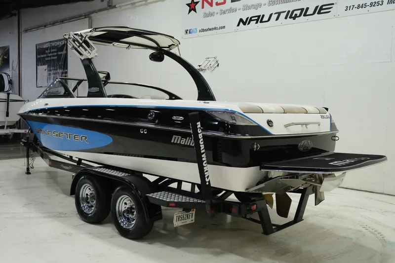 Slide: The Image of Malibu Wakesetter 23 LSV 2004 - 6