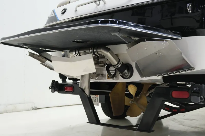 Slide: The Image of Malibu Wakesetter 23 LSV 2004 - 7