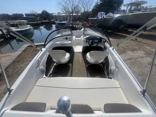 Slide: The Image of Bayliner 160 Bowrider 2021 - 10