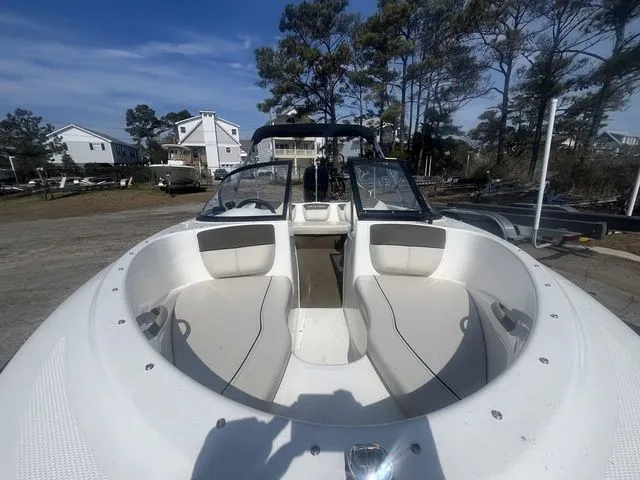 Slide: The Image of Bayliner 160 Bowrider 2021 - 6