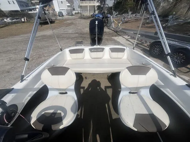 Slide: The Image of Bayliner 160 Bowrider 2021 - 8