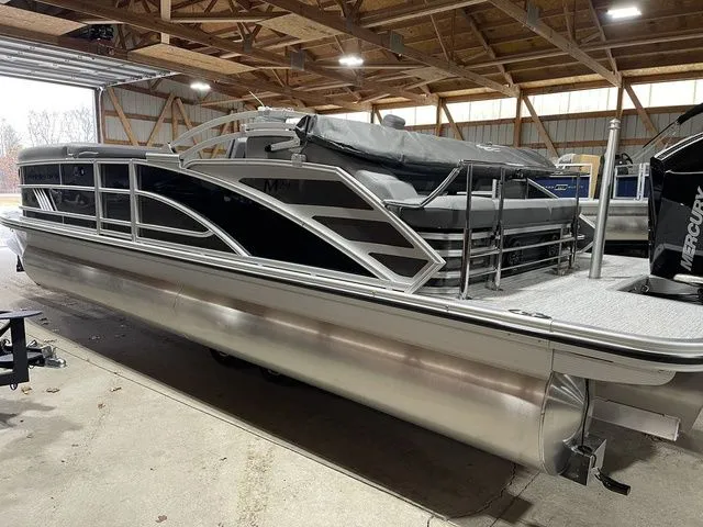 Slide: The Image of Bennington M Swingback 24 MSB 2026 - 10