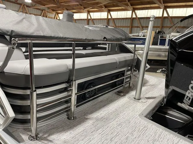 Slide: The Image of Bennington M Swingback 24 MSB 2026 - 11