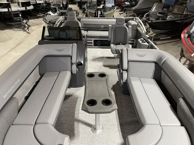 Slide: The Image of Bennington M Swingback 24 MSB 2026 - 13