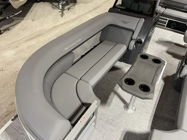 Slide: The Image of Bennington M Swingback 24 MSB 2026 - 16