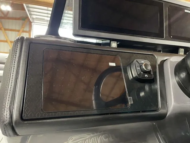 Slide: The Image of Bennington M Swingback 24 MSB 2026 - 25