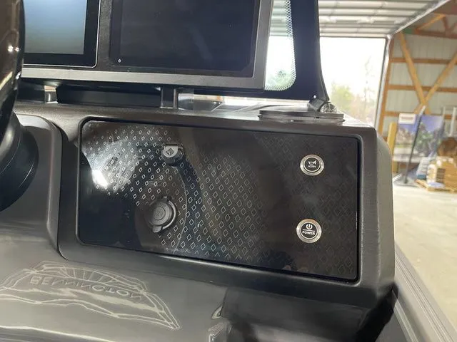 Slide: The Image of Bennington M Swingback 24 MSB 2026 - 27