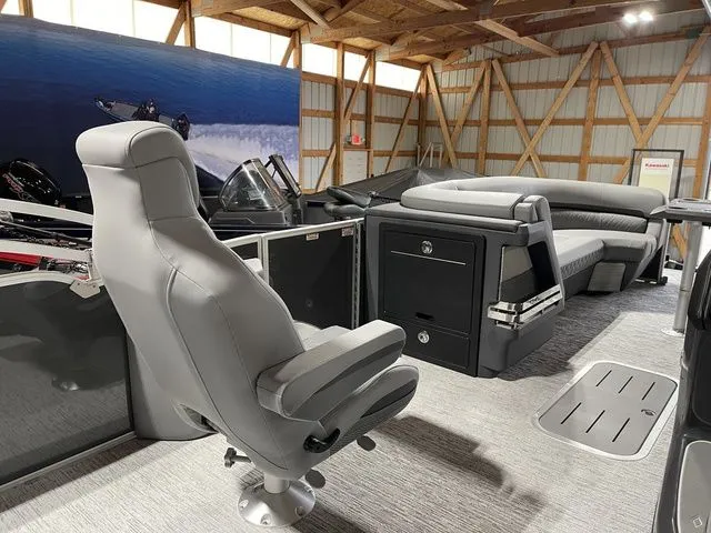 Slide: The Image of Bennington M Swingback 24 MSB 2026 - 29