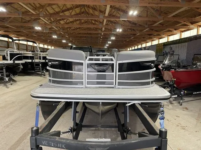 Slide: The Image of Bennington M Swingback 24 MSB 2026 - 3