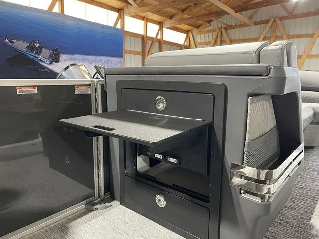 Slide: The Image of Bennington M Swingback 24 MSB 2026 - 30