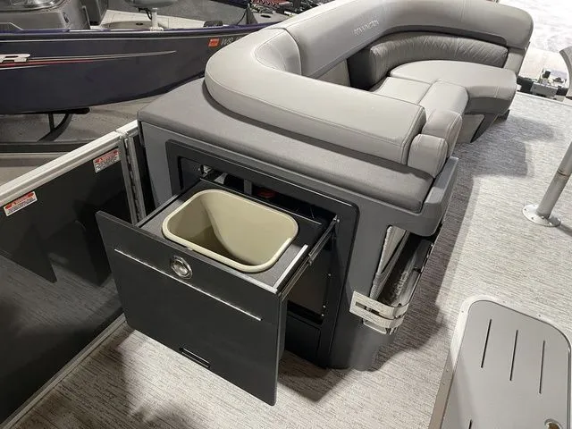 Slide: The Image of Bennington M Swingback 24 MSB 2026 - 31