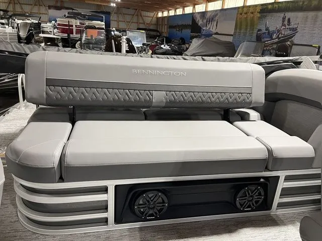 Slide: The Image of Bennington M Swingback 24 MSB 2026 - 33