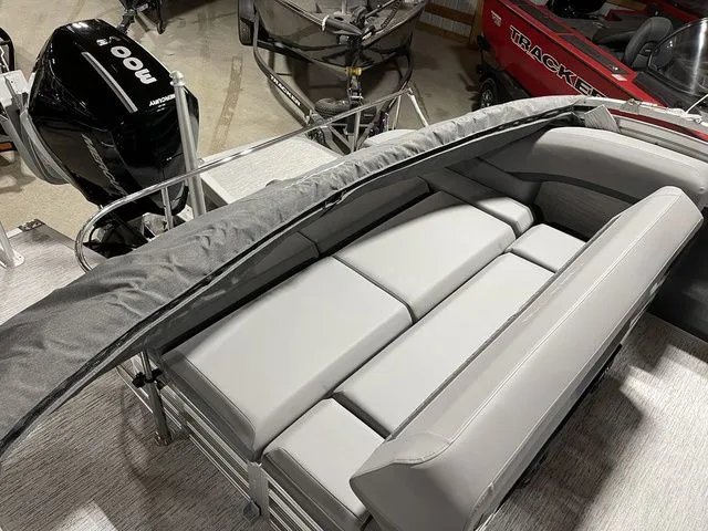 Slide: The Image of Bennington M Swingback 24 MSB 2026 - 35