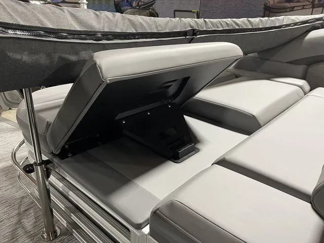 Slide: The Image of Bennington M Swingback 24 MSB 2026 - 36