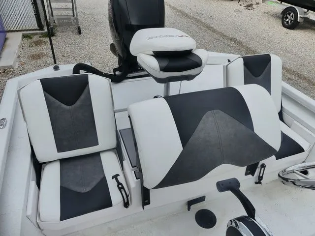 Slide: The Image of Vexus AVX1980CC 2021 - 11