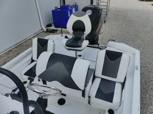 Slide: The Image of Vexus AVX1980CC 2021 - 15