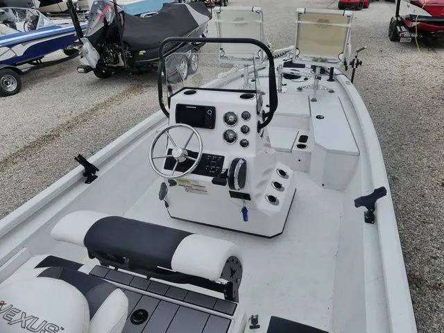 Slide: The Image of Vexus AVX1980CC 2021 - 9