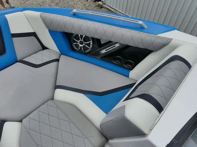 Slide: The Image of Tigé ZX1 2019 - 12