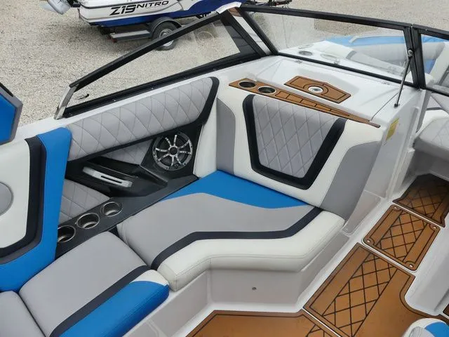 Slide: The Image of Tigé ZX1 2019 - 14