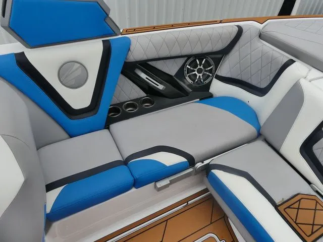 Slide: The Image of Tigé ZX1 2019 - 17