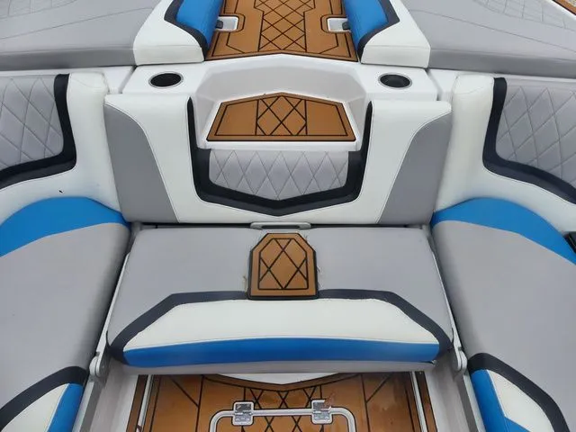 Slide: The Image of Tigé ZX1 2019 - 19