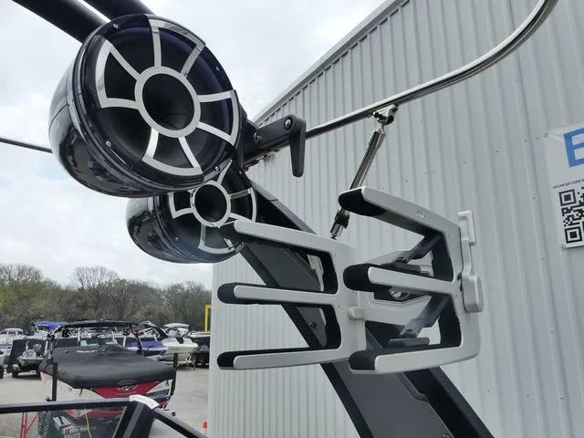 Slide: The Image of Tigé ZX1 2019 - 21