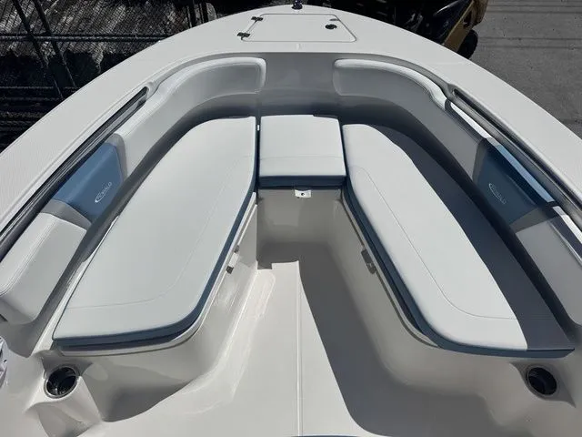 Slide: The Image of Robalo R200 Center Console 2026 - 13