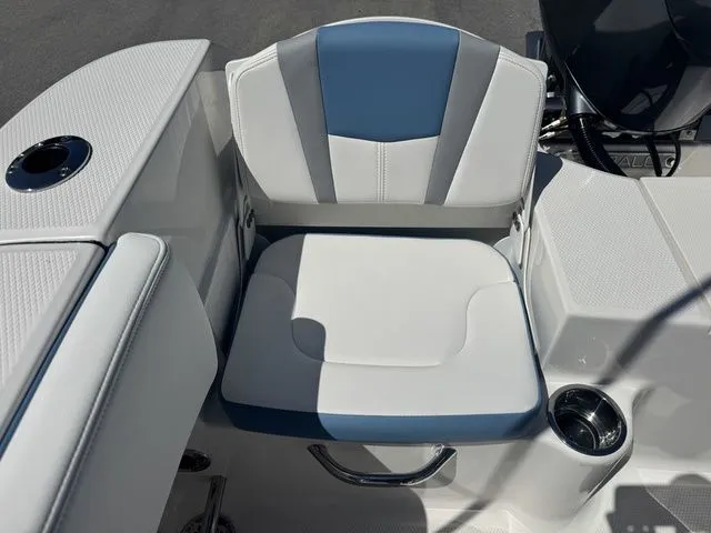 Slide: The Image of Robalo R200 Center Console 2026 - 26