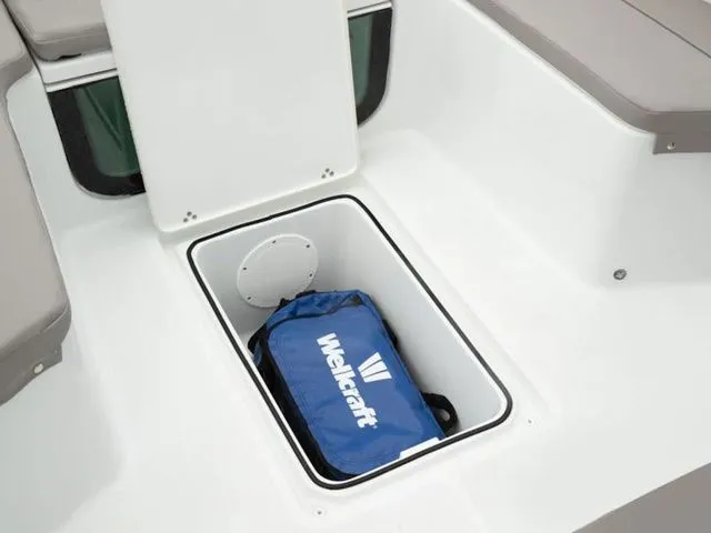 Slide: The Image of Wellcraft Fisherman 202 2026 - 7