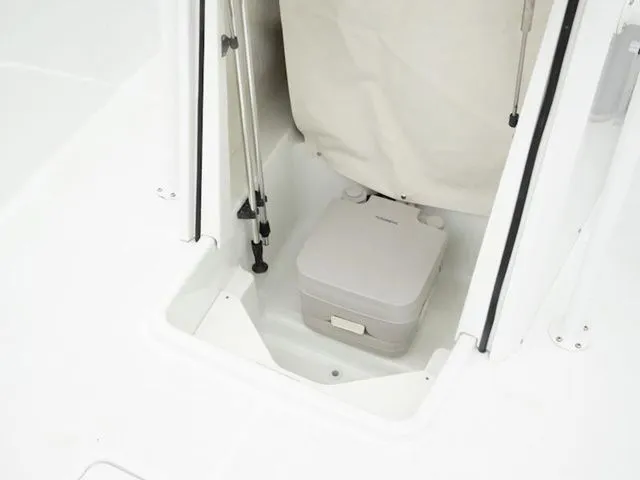 Slide: The Image of Wellcraft Fisherman 202 2026 - 8