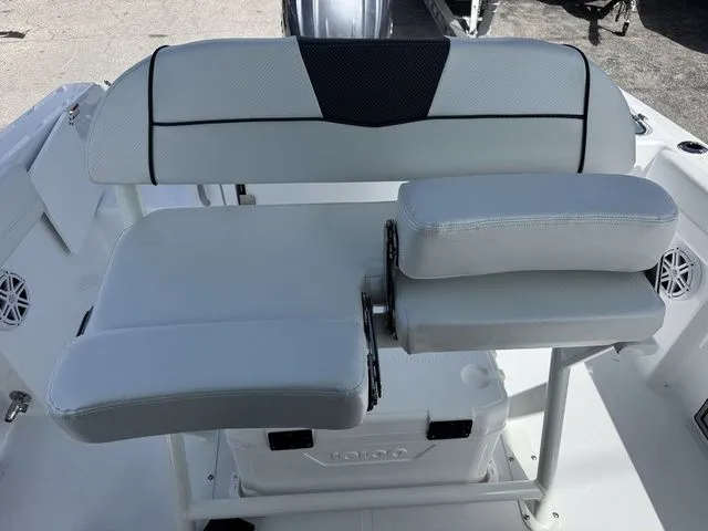 Slide: The Image of Wellcraft fisherman 223 2026 - 14