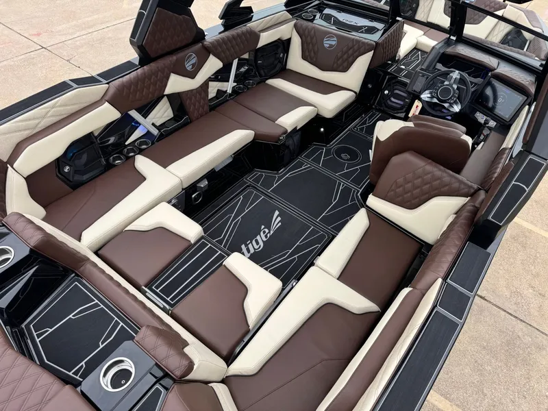 Slide: The Image of Tigé 24RZX 2026 - 10