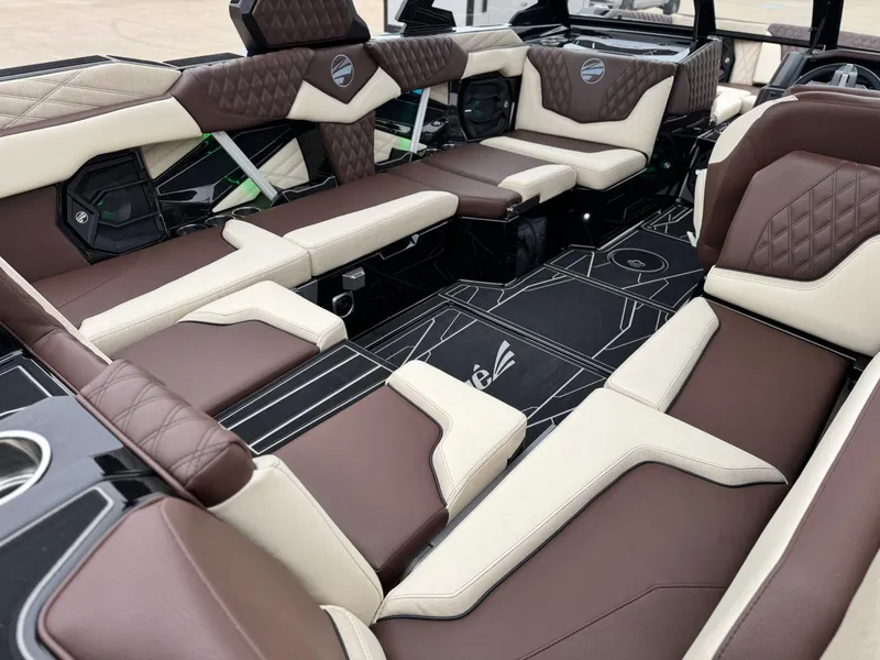 Slide: The Image of Tigé 24RZX 2026 - 11