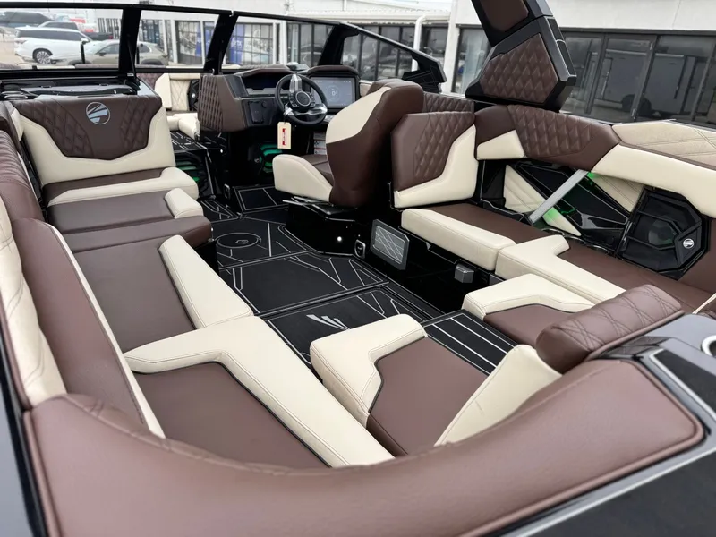 Slide: The Image of Tigé 24RZX 2026 - 13