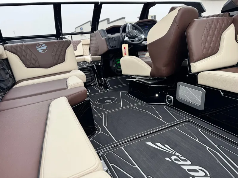 Slide: The Image of Tigé 24RZX 2026 - 15