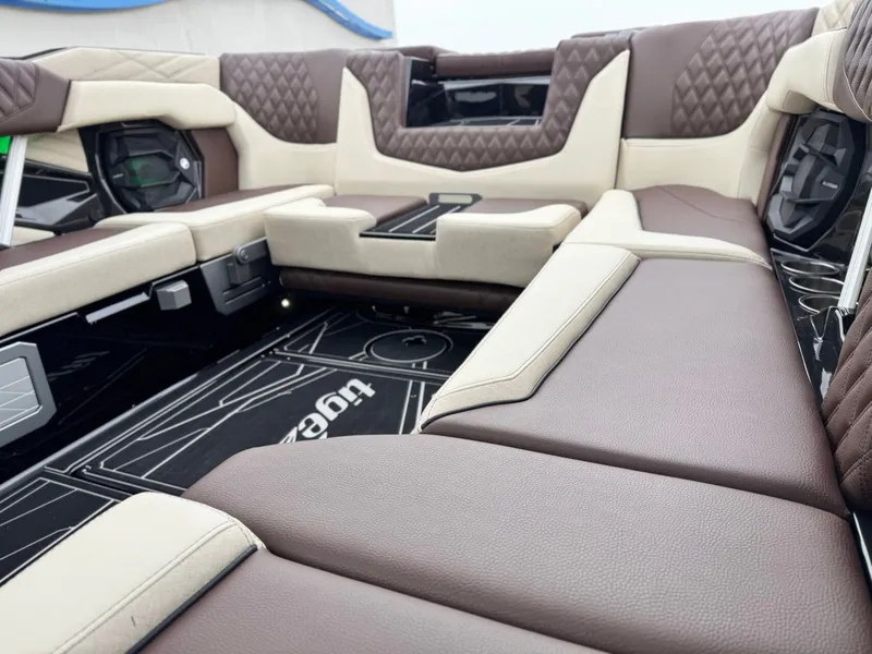 Slide: The Image of Tigé 24RZX 2026 - 16