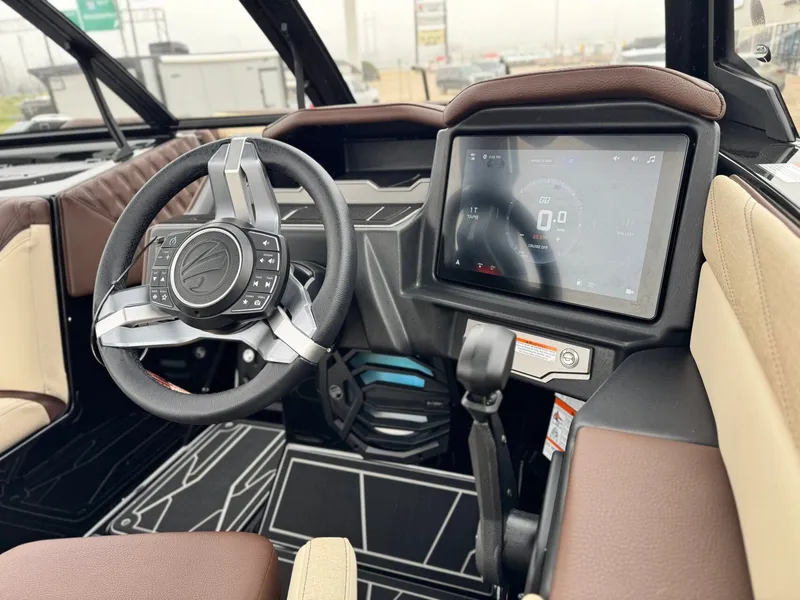 Slide: The Image of Tigé 24RZX 2026 - 18