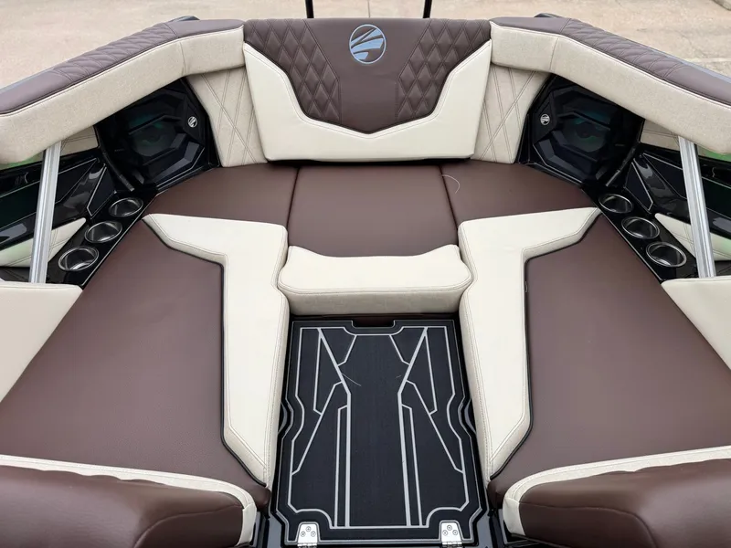 Slide: The Image of Tigé 24RZX 2026 - 19