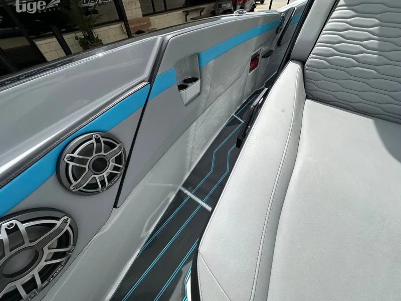 Slide: The Image of Sunsation 32 CCX 2024 - 30