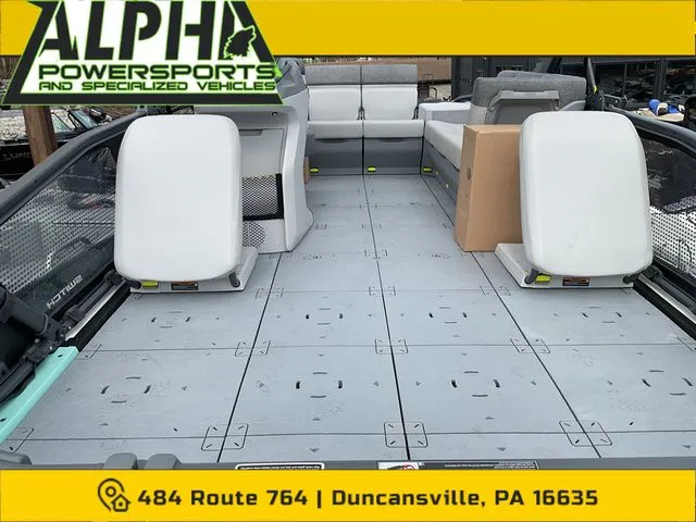 Slide: The Image of Sea-Doo Switch Sport 18Ft 300 2026 - 3