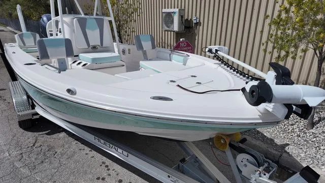 Slide: The Image of Robalo 206 Cayman 2023 - 11